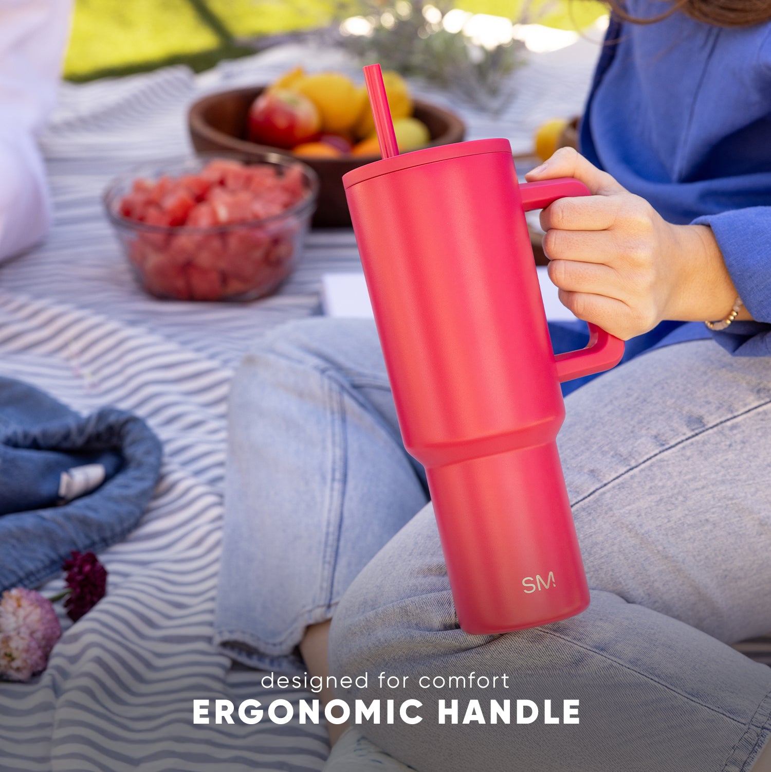 Trek-Tumbler_Feature-Ergonomic-Handle.jpg